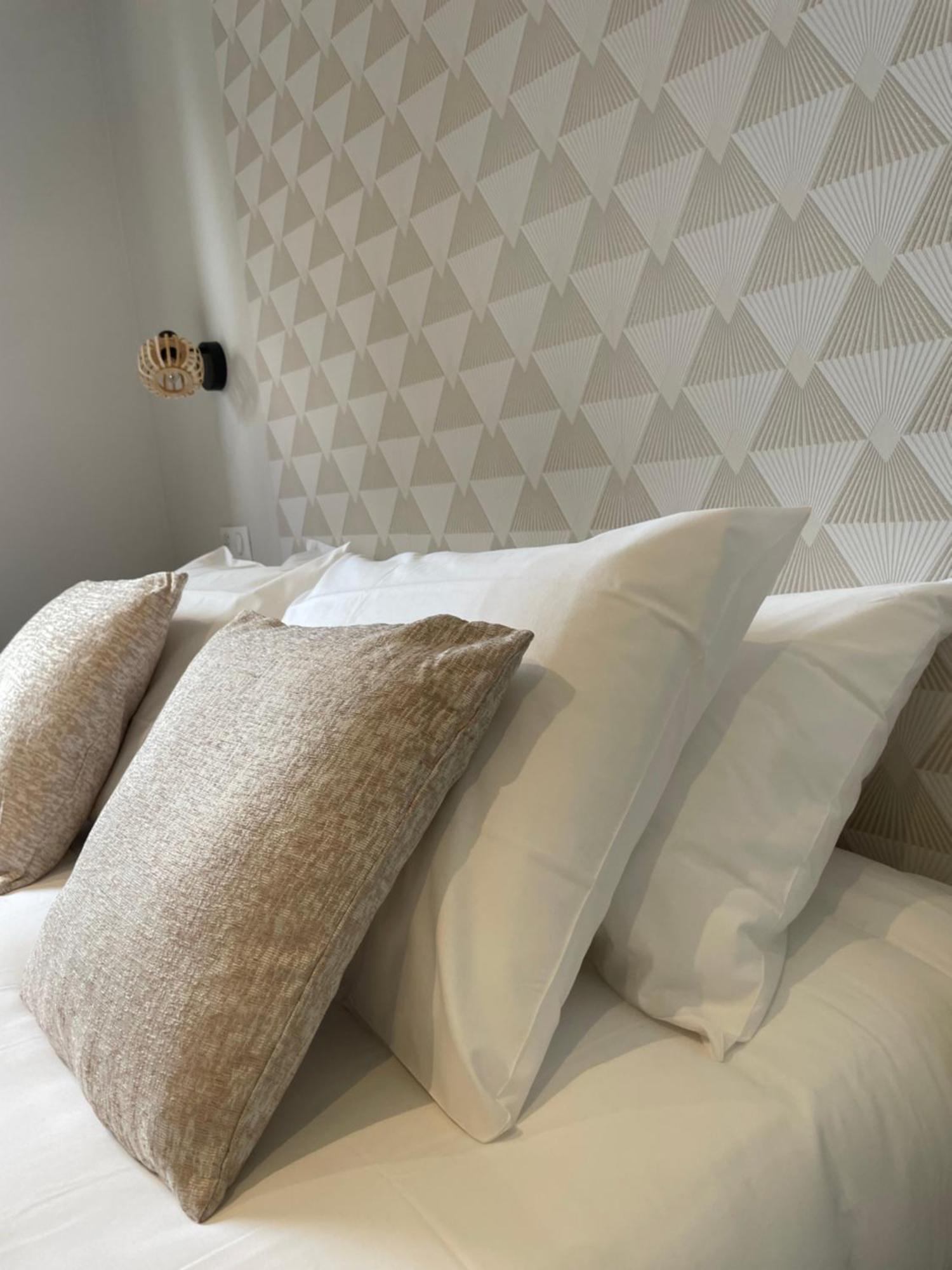Ducey Appart'Hotel - Les Rivieres Экстерьер фото